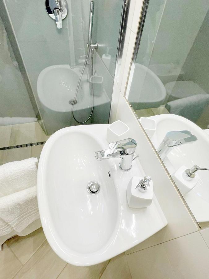 B&B Vittoria Анціо Екстер'єр фото